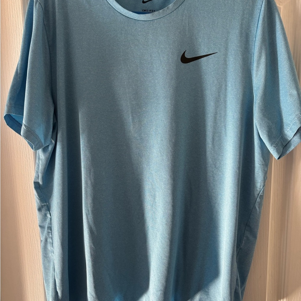Nike Men's Light Blue Short Sleeve Tee